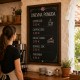 Drvena zidna kredna ploča za ugostiteljstvo XL 127x80 cm